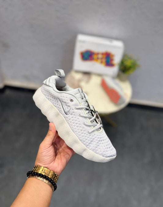 NIKE MIND 002