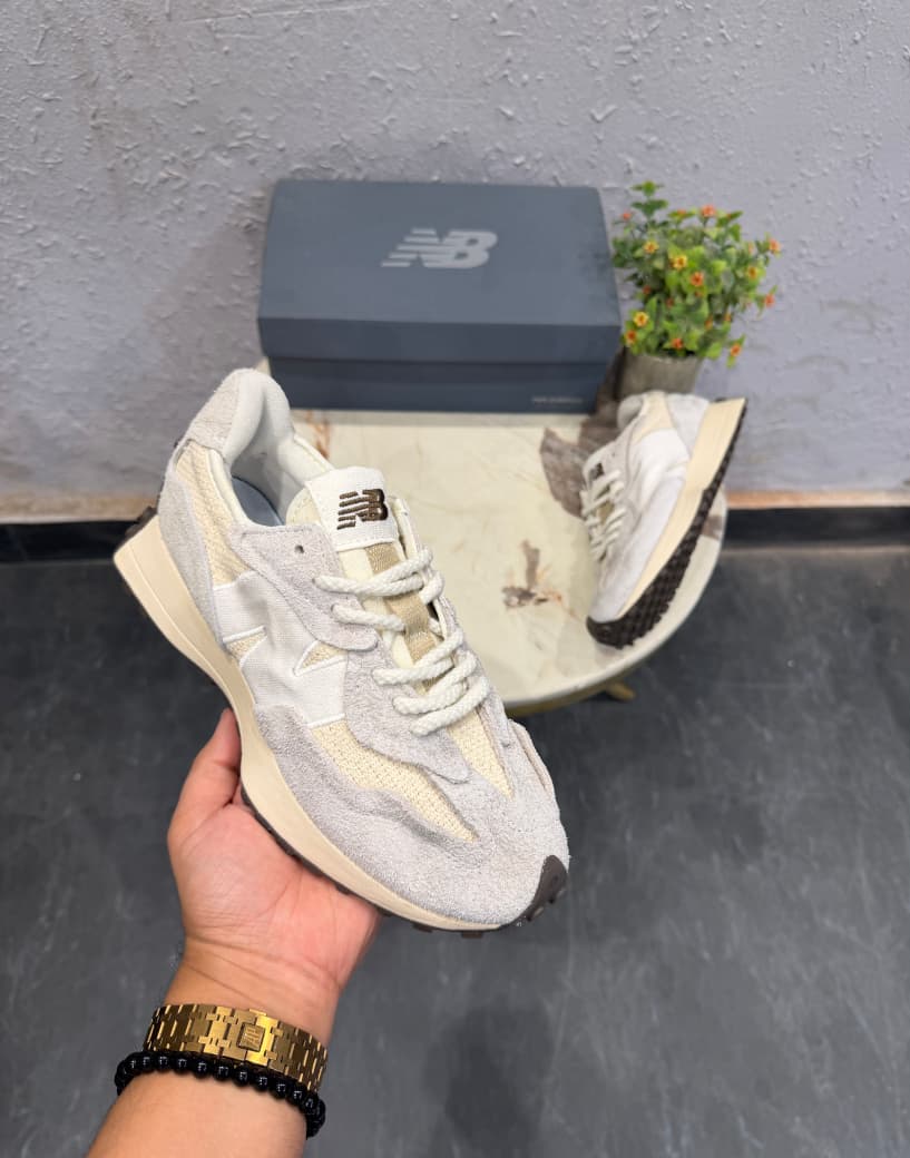 NEW BALANCE 327BEIGE LEATHER