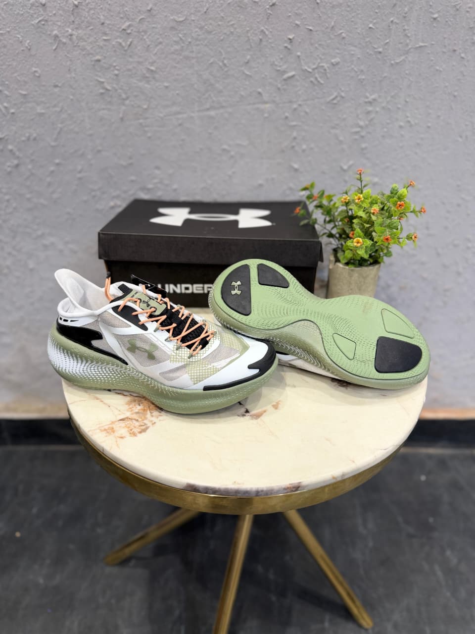 UNDER ARMOUR ECHO SLIPSPEED 4 COLOURS
