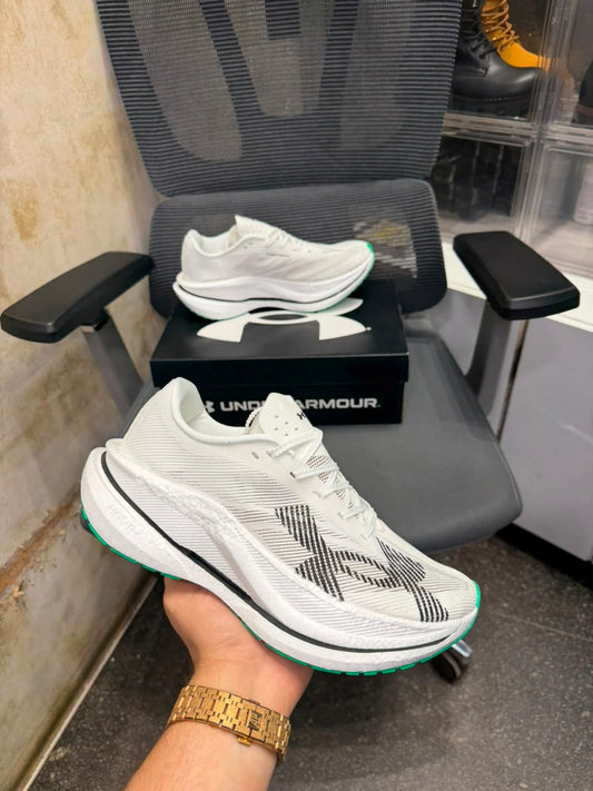 UNDER ARMOUR VELOCITY ELITE RUNNING SHOE