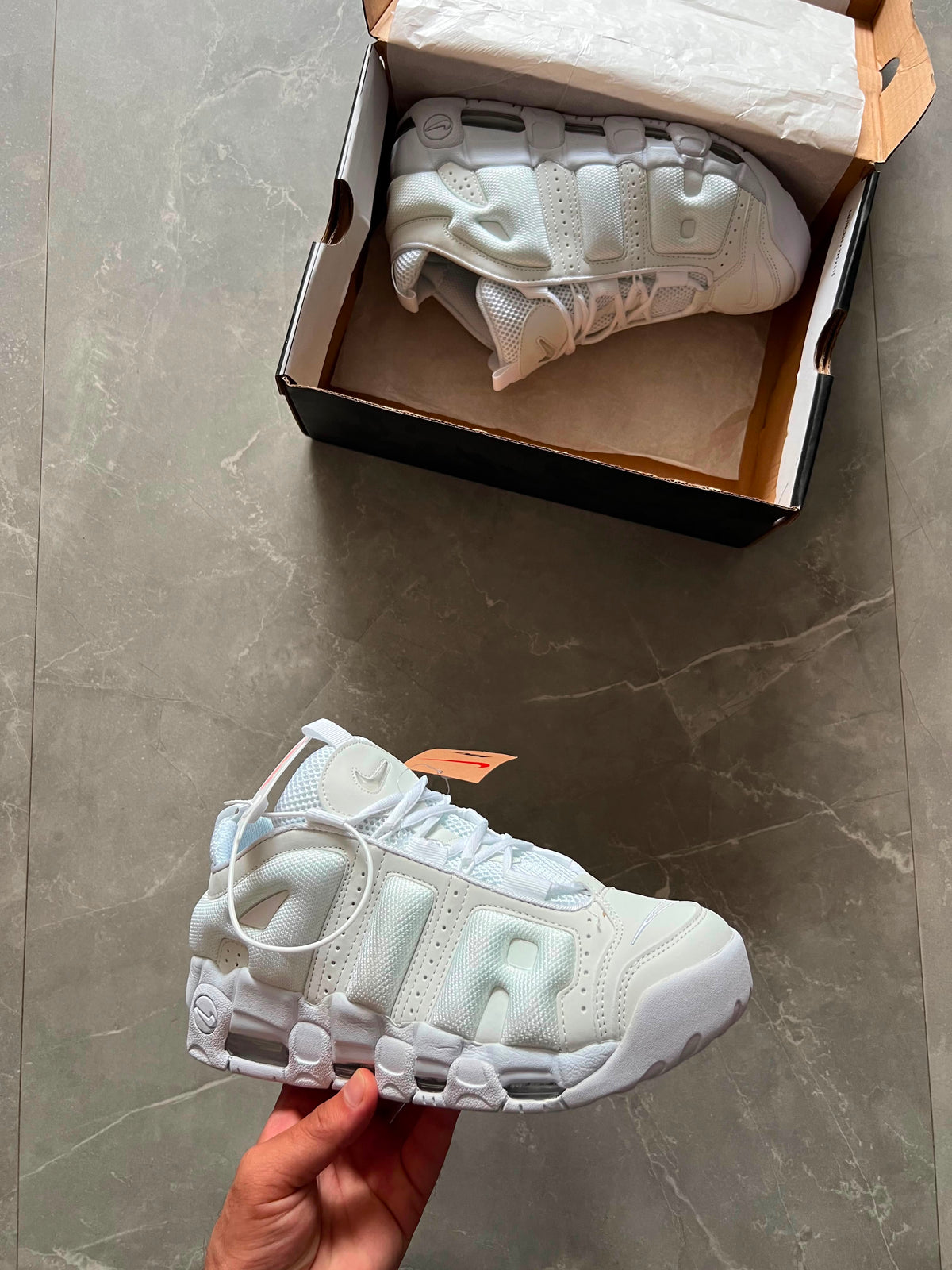 NIKE AIR UPTEMPO 2026