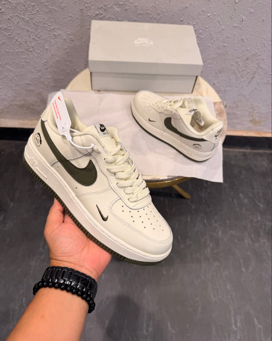 NIKE AIRFORCE ONE KAWS LTD EDTN