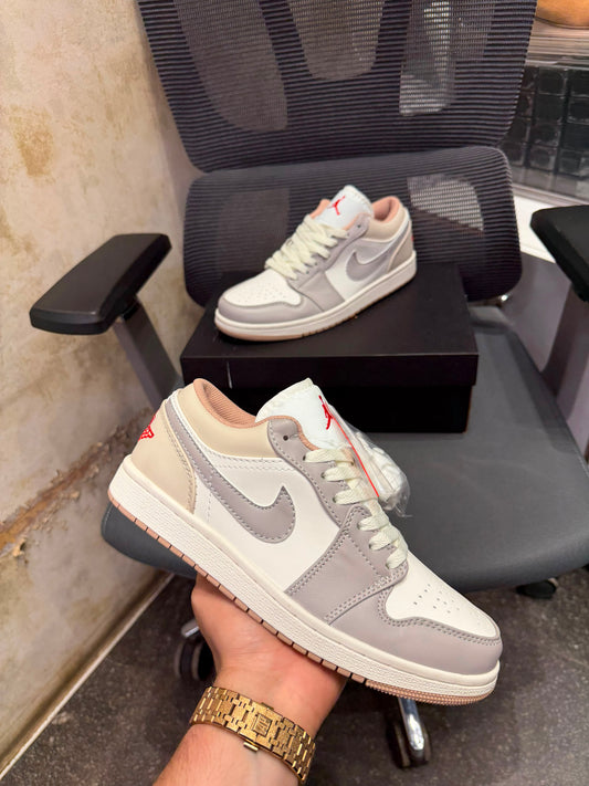 NIKE AIR JORDAN 1 LOW SAIL COLLEGE GREY RATTAN