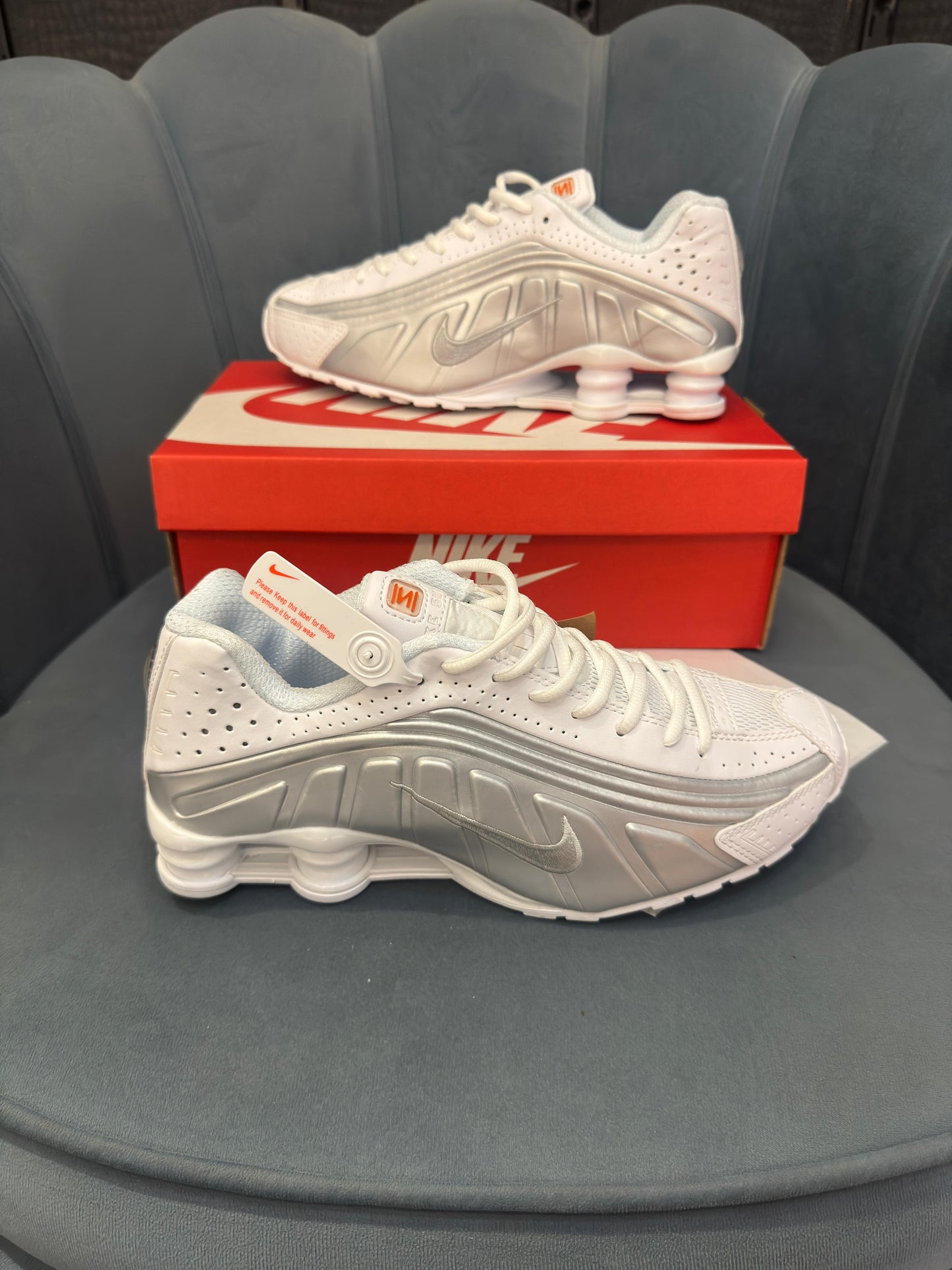 NIKE SHOX SILVER WHITE SILVER
