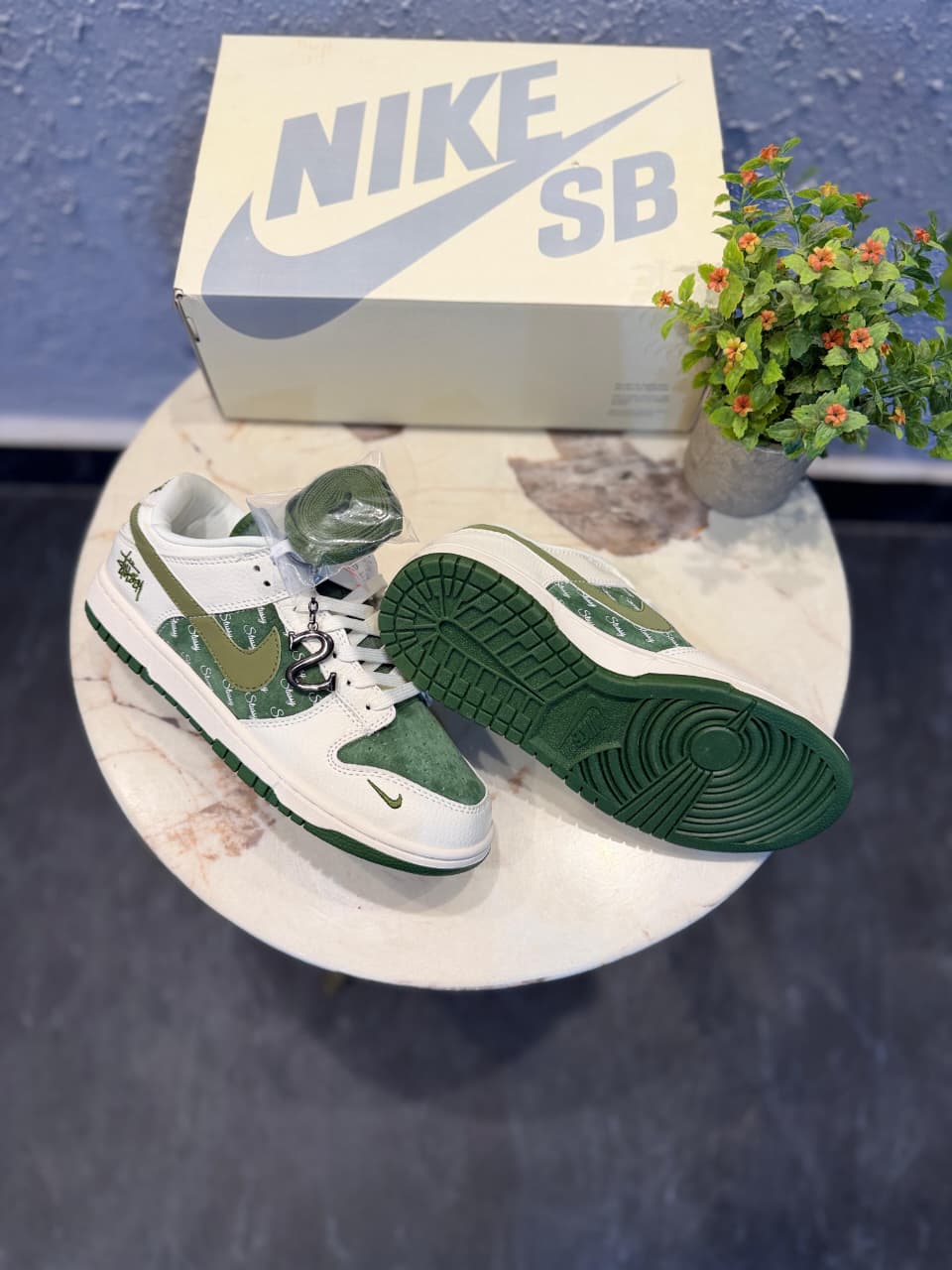 NIKE SB DUNK STUSSY S WHITE ARMY GREEN 2025