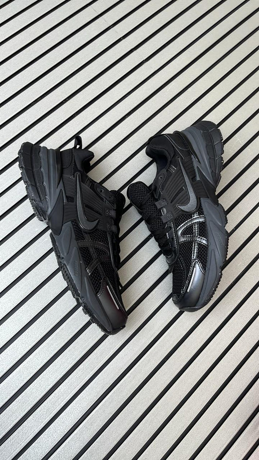 NIKE V2K BLACK