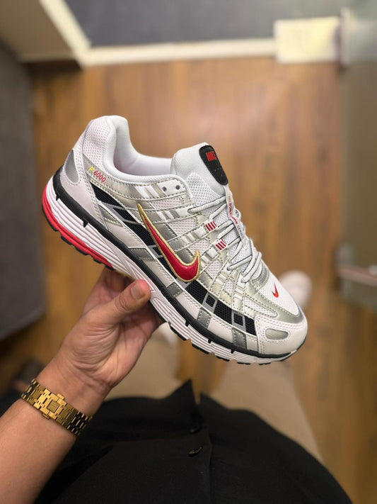 NIKE P6000 TRAINER METALLIC RED