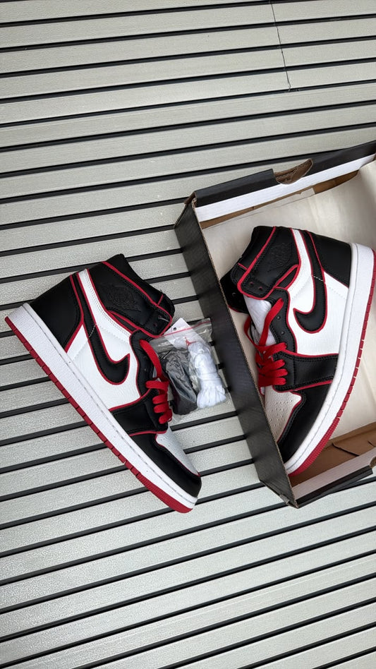 NIKE AIR JORDAN 1 RETRO HIGH OG BLOODLINE