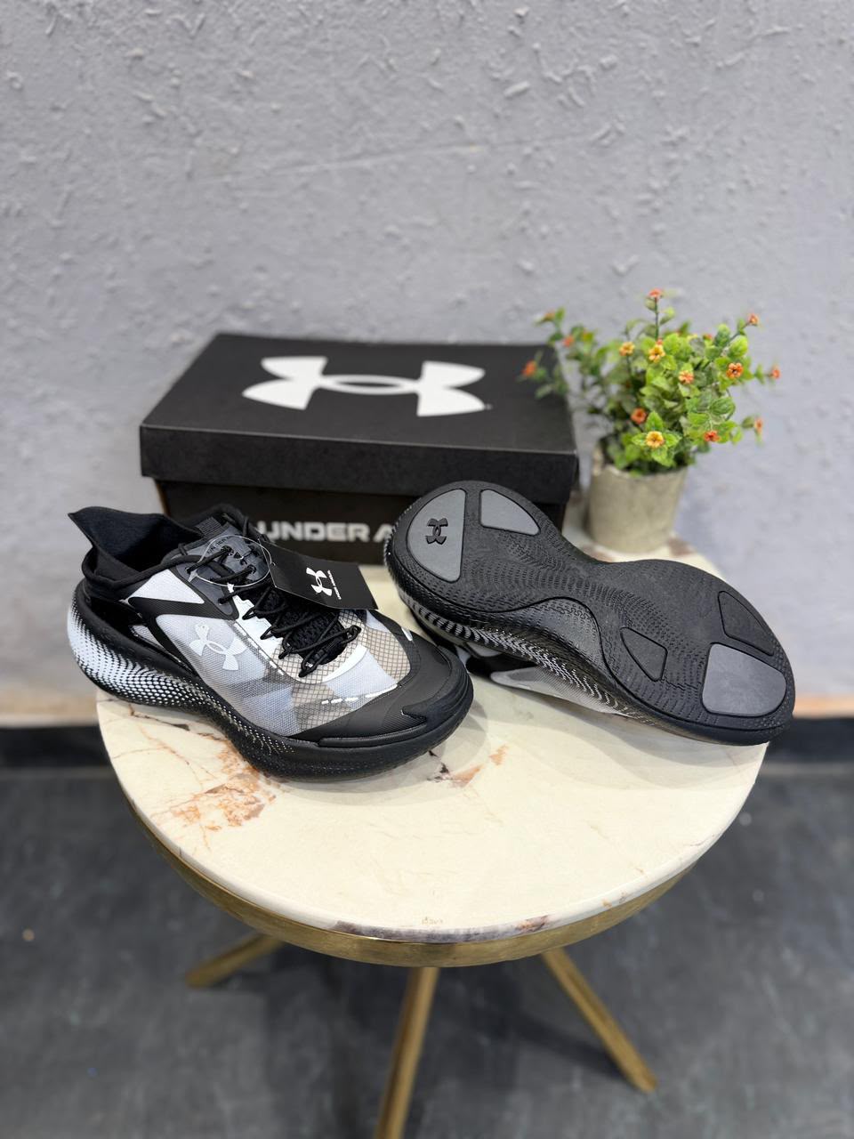 UNDER ARMOUR ECHO SLIPSPEED