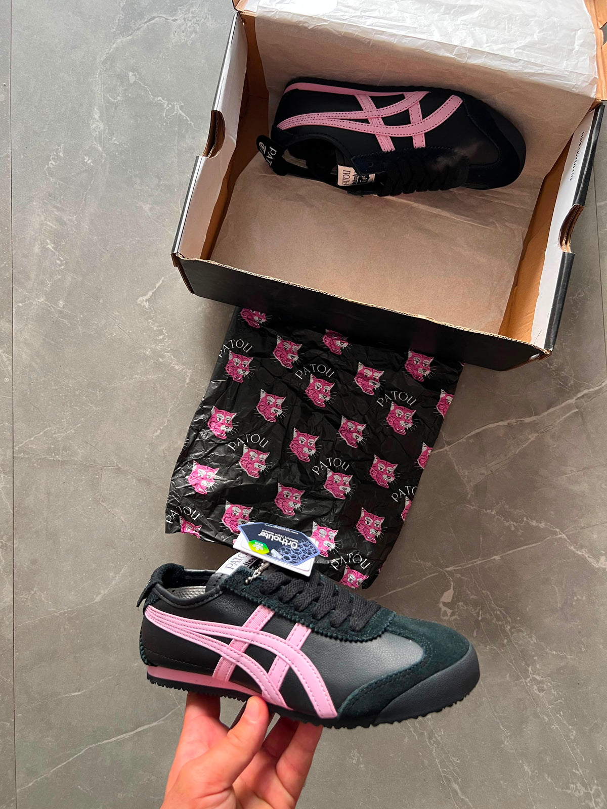 ONITSUKA TIGER