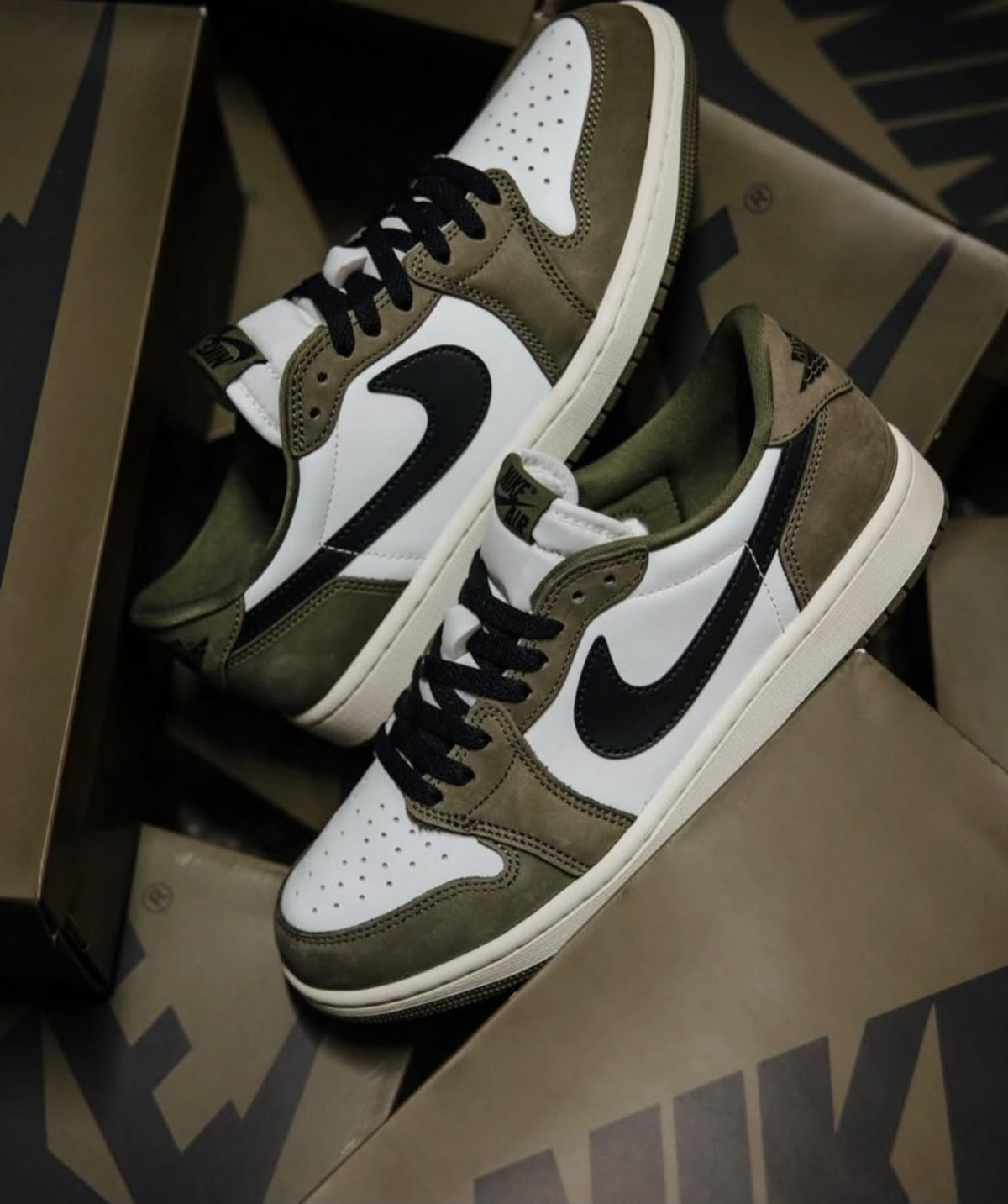 NIKE AIR JORDAN 1 LOW OG MEDIUM OLIVE