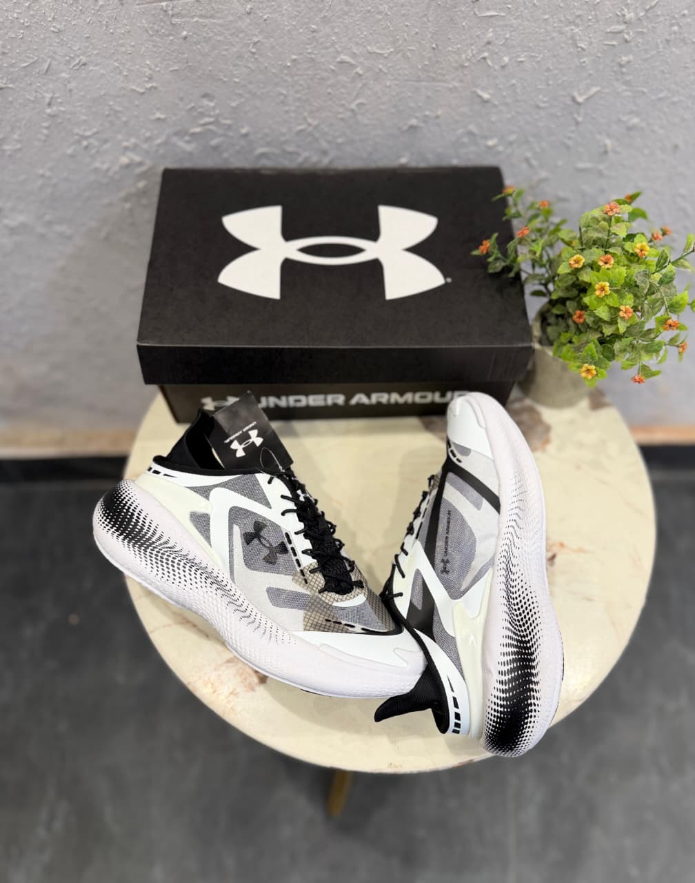 UNDER ARMOUR ECHO SLIPSPEED 4 COLOURS