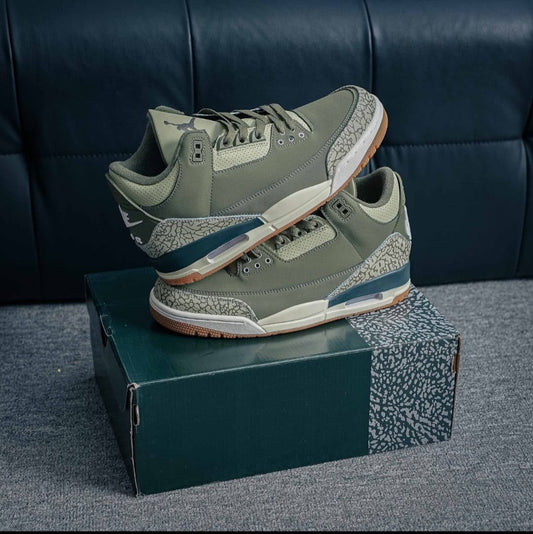 AIR JORDANS RETRO 3 MEDIUM OLIVE