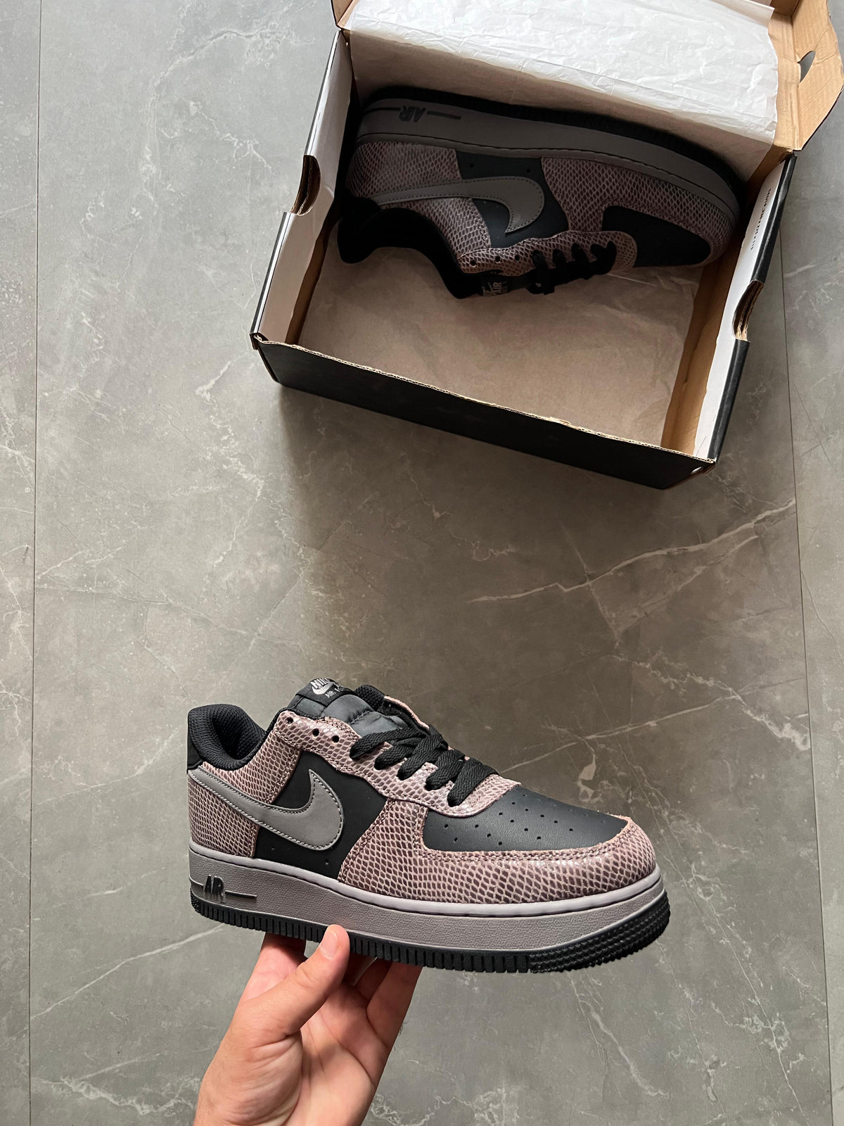 NIKE AIRFORCE ONE ORIGINALS