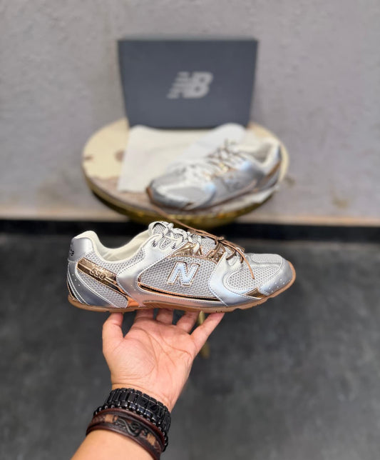 NEW BALANCE 530 X MIU MIU GOLD