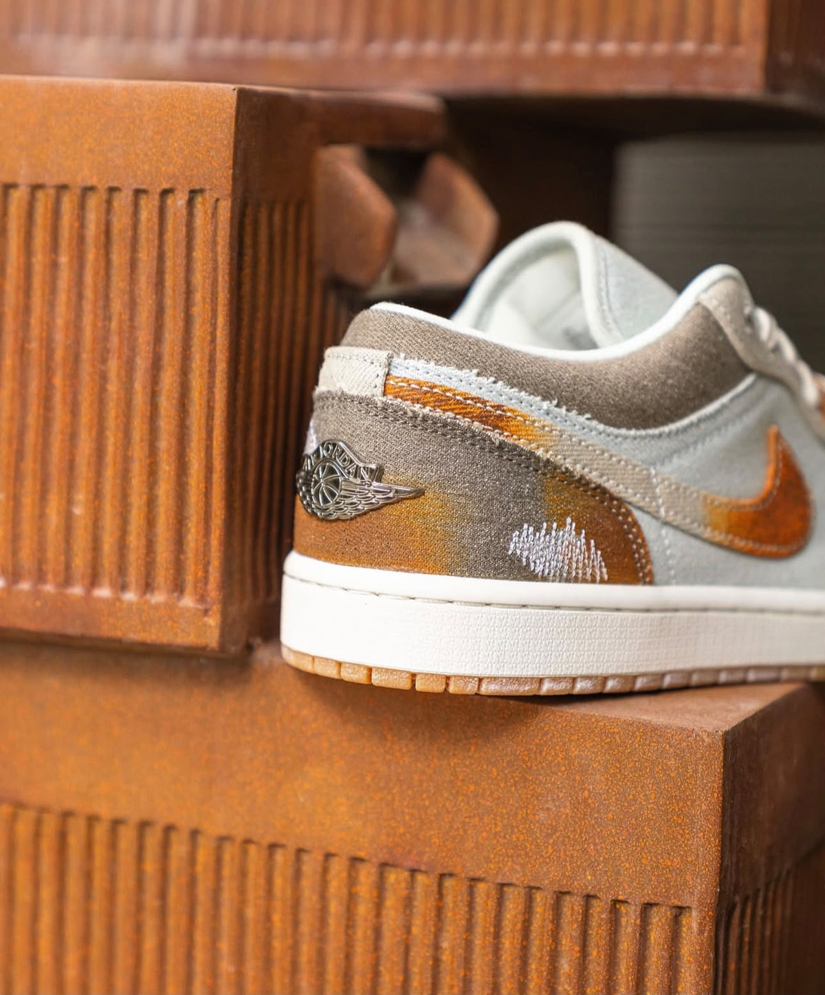 NIKE AIR JORDAN 1 LOW SAIL LIGHT BONE