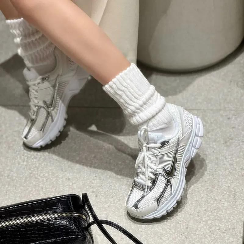 NIKE ZOOM VOMERO SILVER SWOOSH