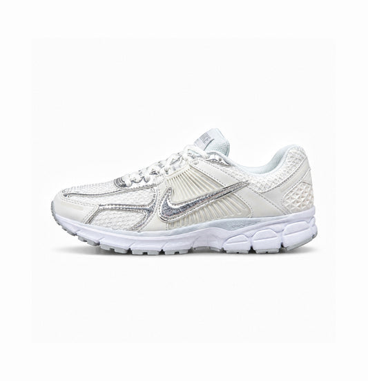 NIKE ZOOM VOMERO SILVER SWOOSH