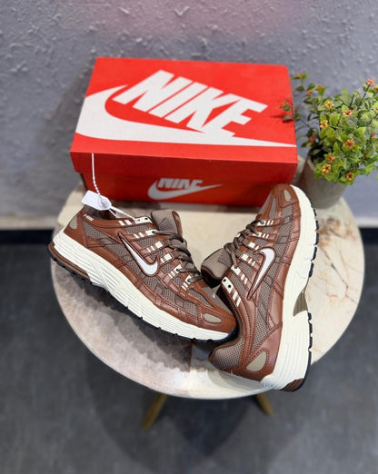 NIKE P 6000 TRAINER BROWN WHITE