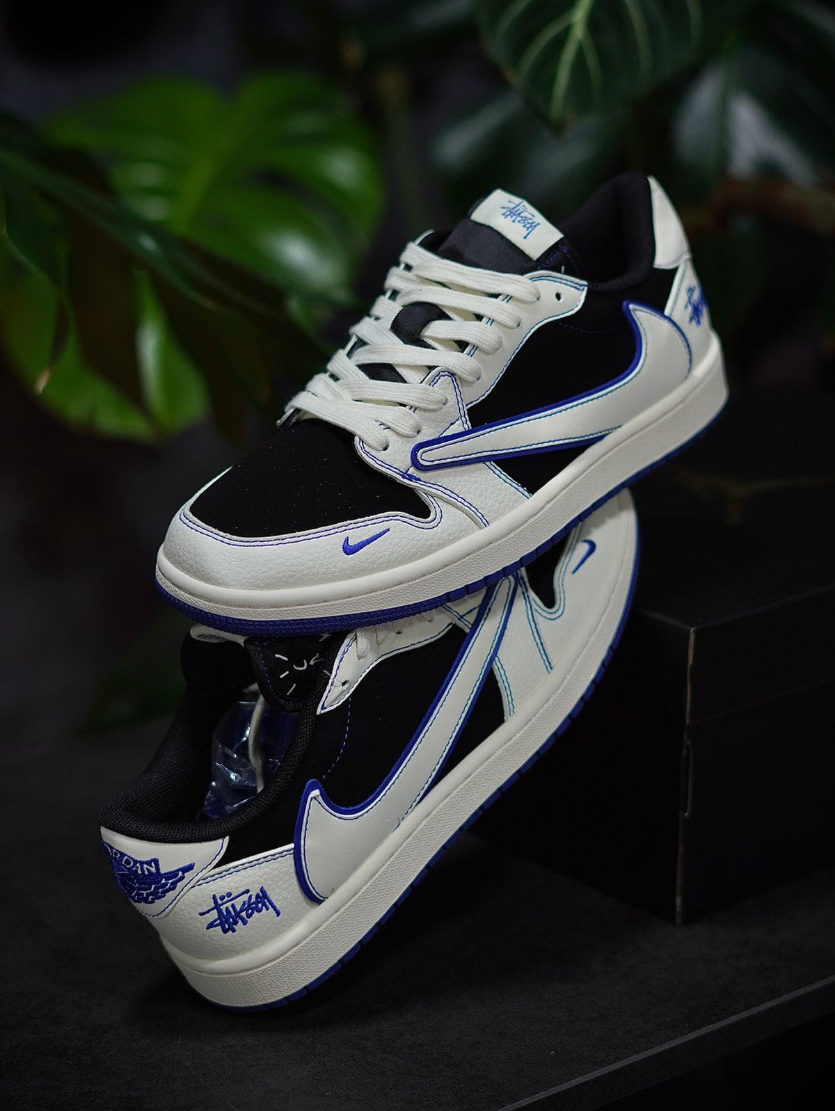 AIR JORDAN RETRO 1 LOW TRAVIS X STUSSY