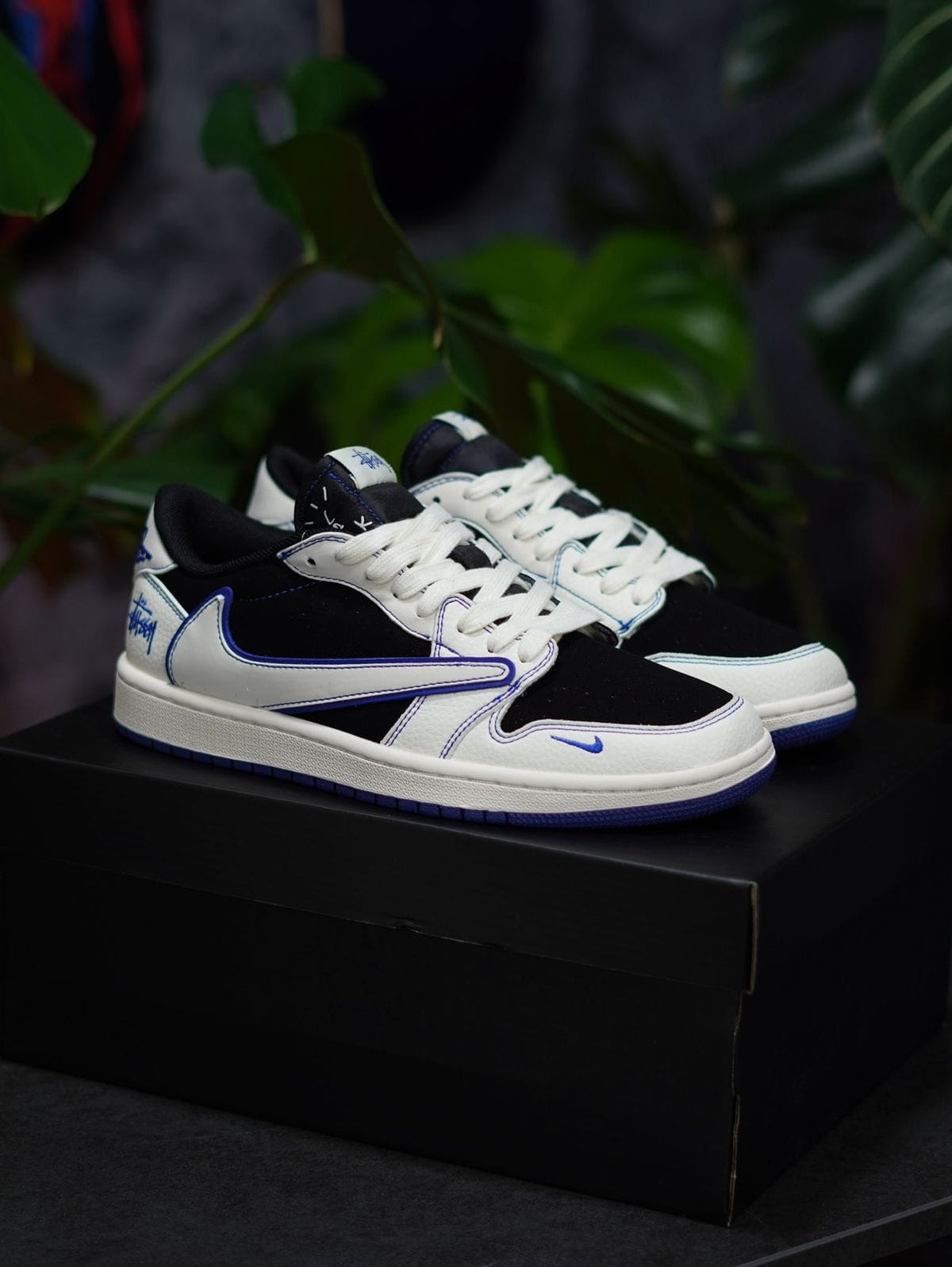 AIR JORDAN RETRO 1 LOW TRAVIS X STUSSY