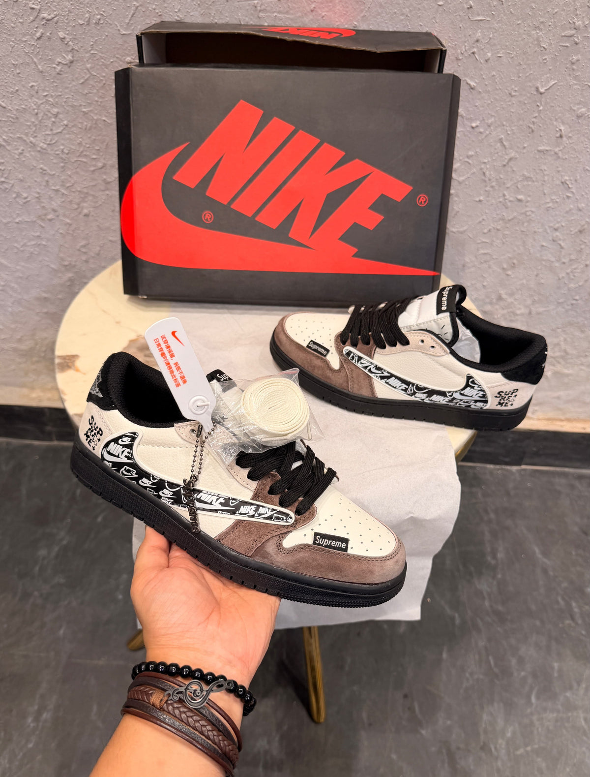 AIR JORDAN RETRO 1 LOW TRAVIS X SUPREME