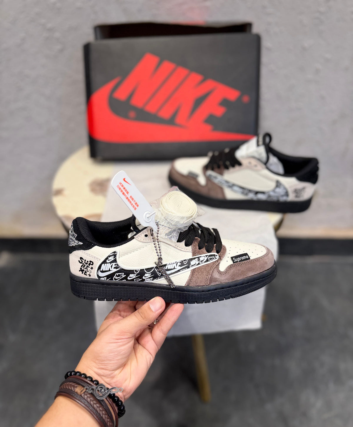 AIR JORDAN RETRO 1 LOW TRAVIS X SUPREME