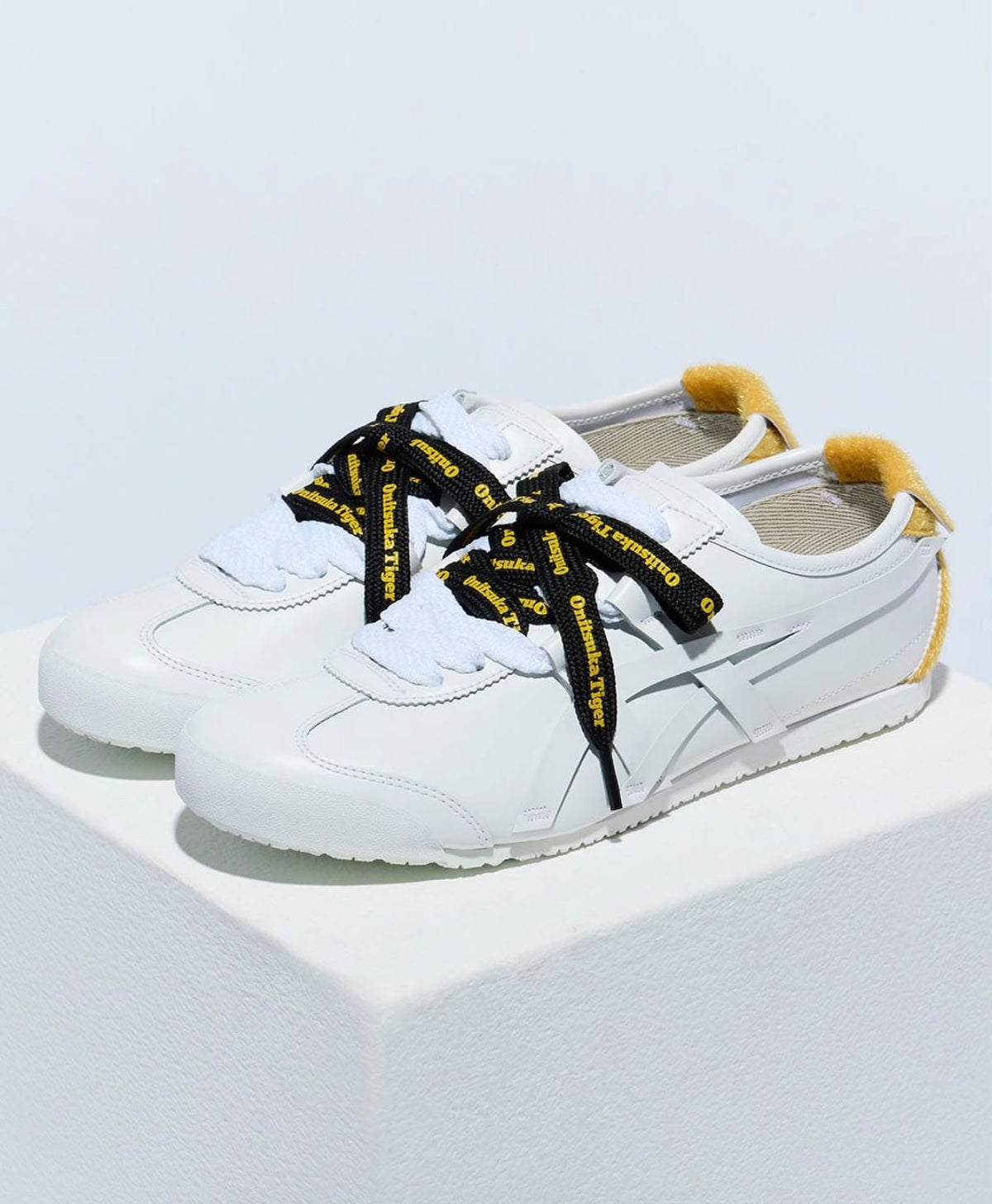 ONITSUKA TIGER MEXICO 66 NEW YEAR 2026