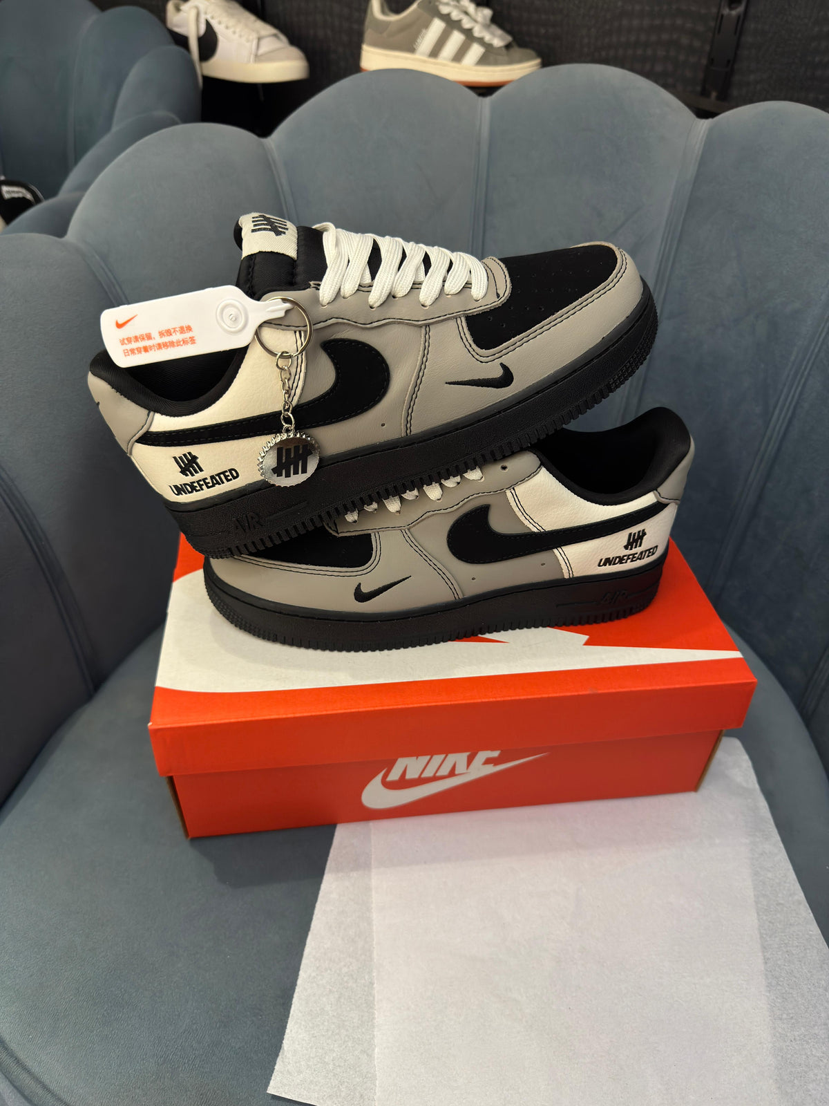 NIKE AIRFORCE CUSTOM UNDEFEATED KEY CHAIN 2025