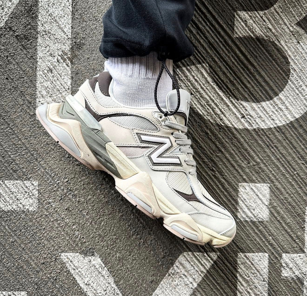 NEW BALANCE 9060 GREY MATTER TIMBERWOLF