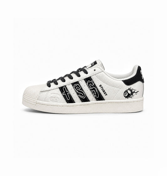 ADIDAS ORIGINALS SUPERSTAR X STUSSY BALL WITH KEYCHAIN