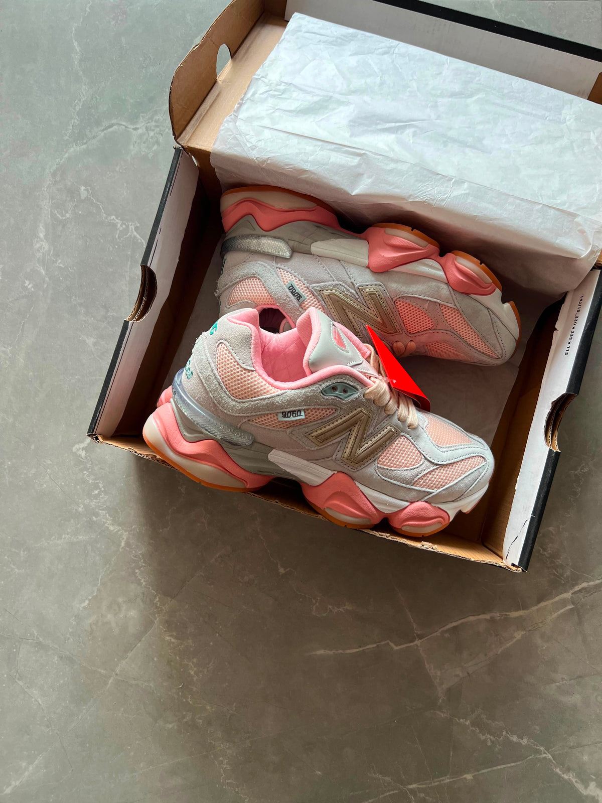NEW BALANCE 9060