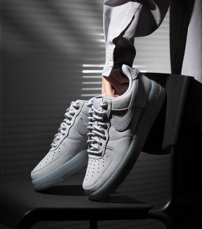 NIKE AIRFORCE ONE 07 WOLF GREY