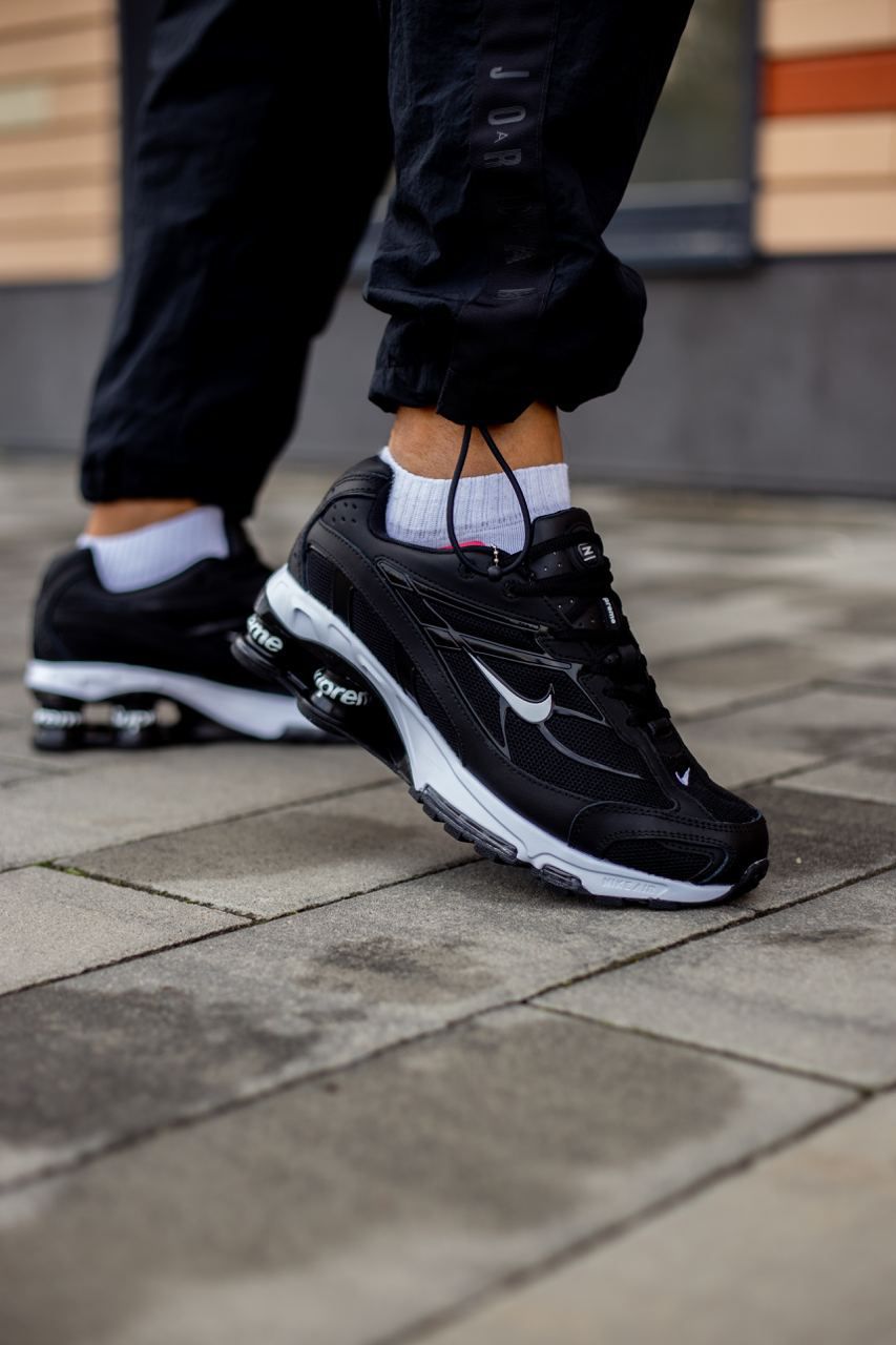 NIKE SHOX SUPREME OREO
