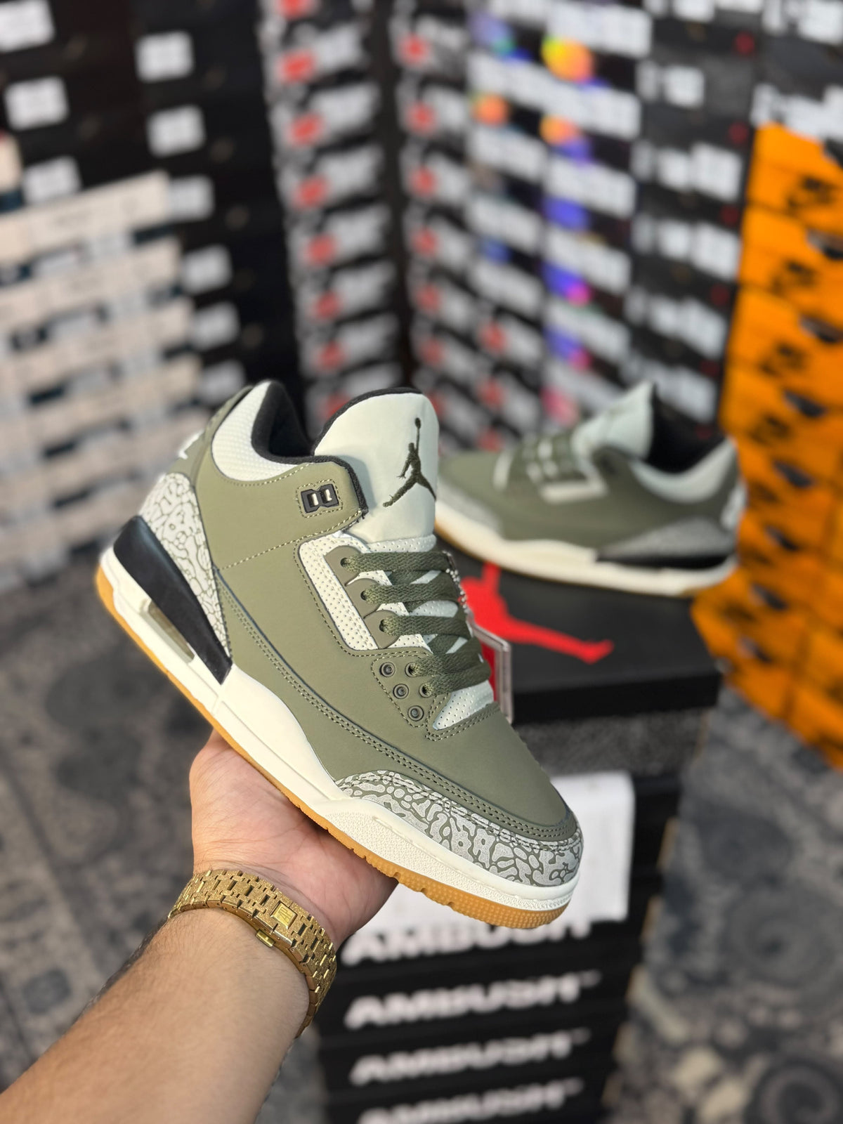 AIR JORDANS RETRO 3 MEDIUM OLIVE