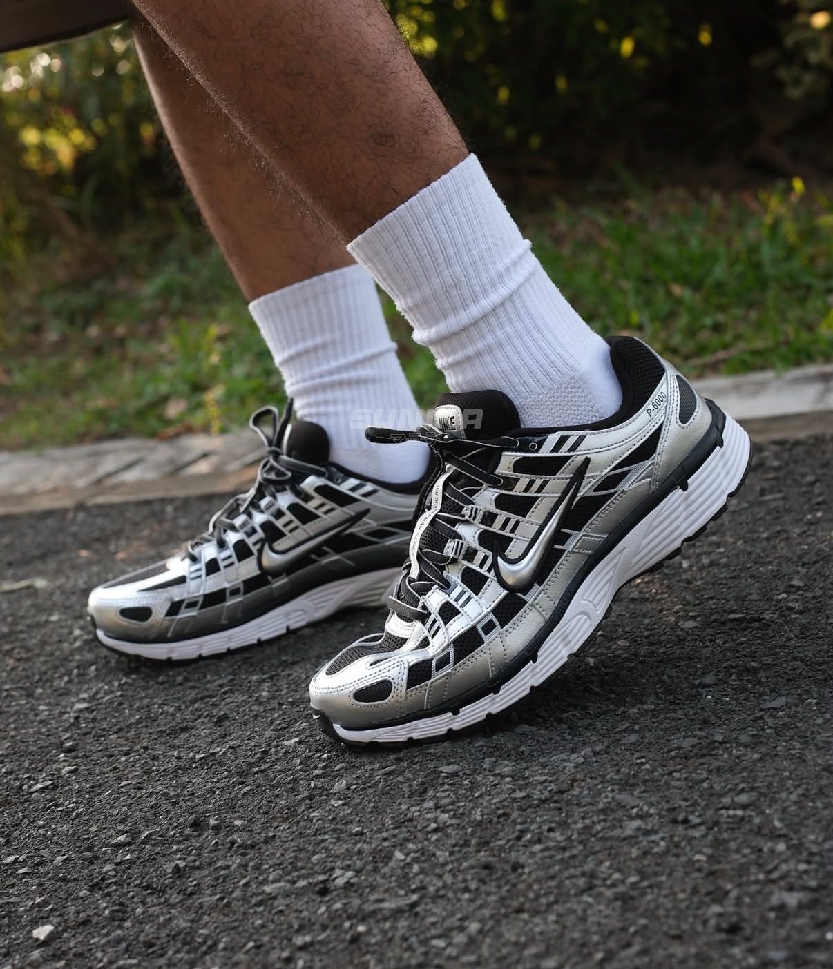 NIKE P6000 TRAINER METALLIC BLACK