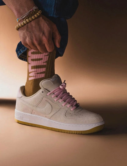 NIKE AIRFORCE 1 LOW SBLIGHT OREWOOD BROWN PINK