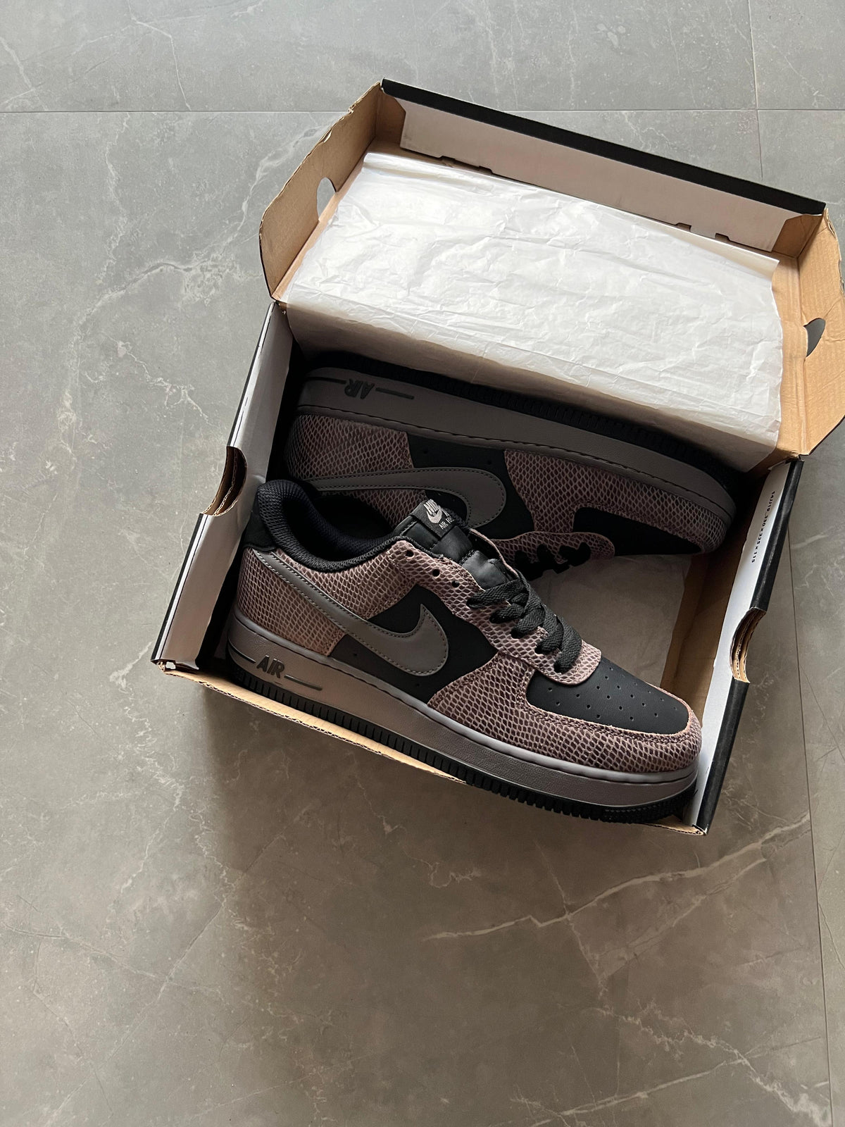 NIKE AIRFORCE ONE ORIGINALS