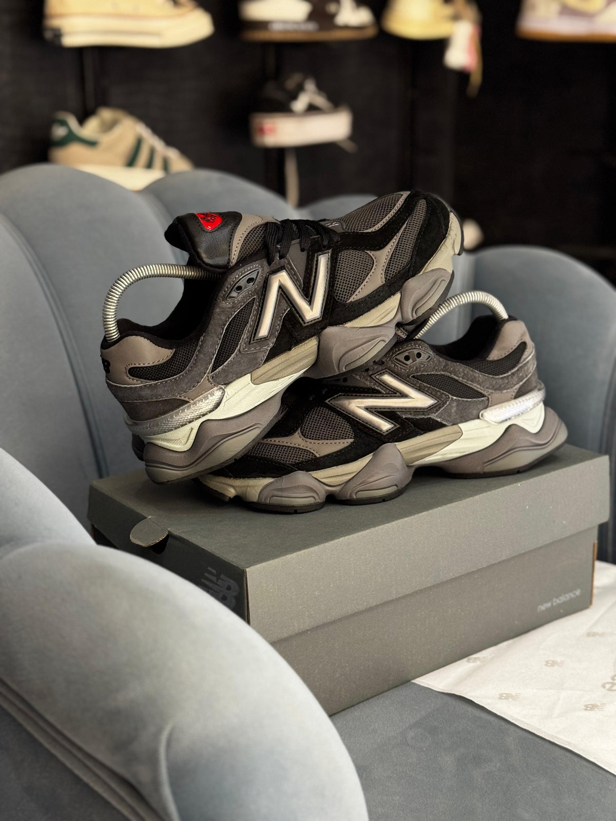 NEW BALANCE 9060 BLACK AND GREY
