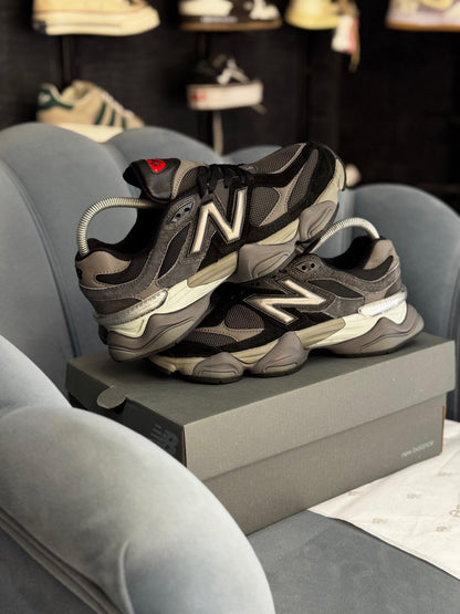 NEW BALANCE 9060 BLACK AND GREY
