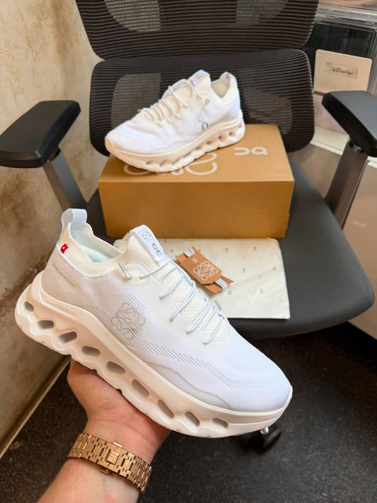 LEOWE X ON CLOUDTILT ALL WHITE