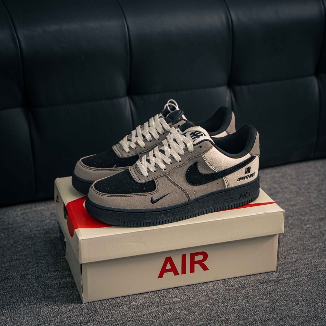 NIKE AIR FORCE ONE 07 UNDEFEATED