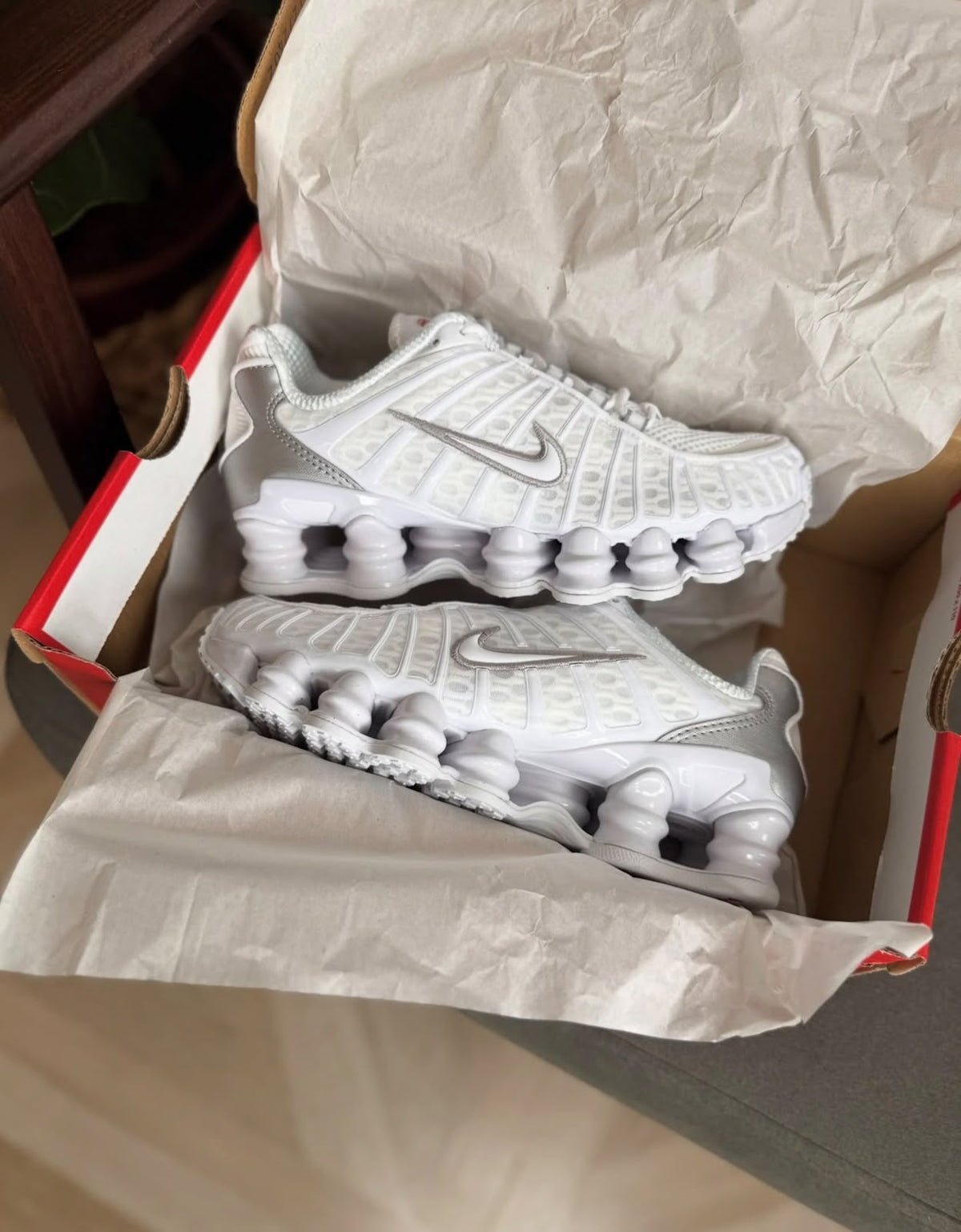 NIKE SHOX TLWHITE METALLIC SILVER