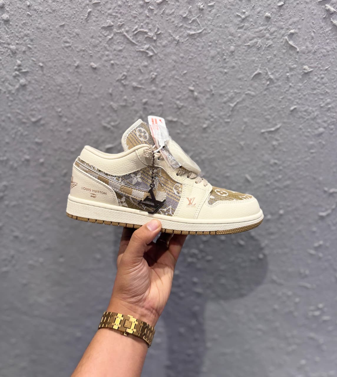 AIR JORDANS RETRO 1 LOUIS VUITTON