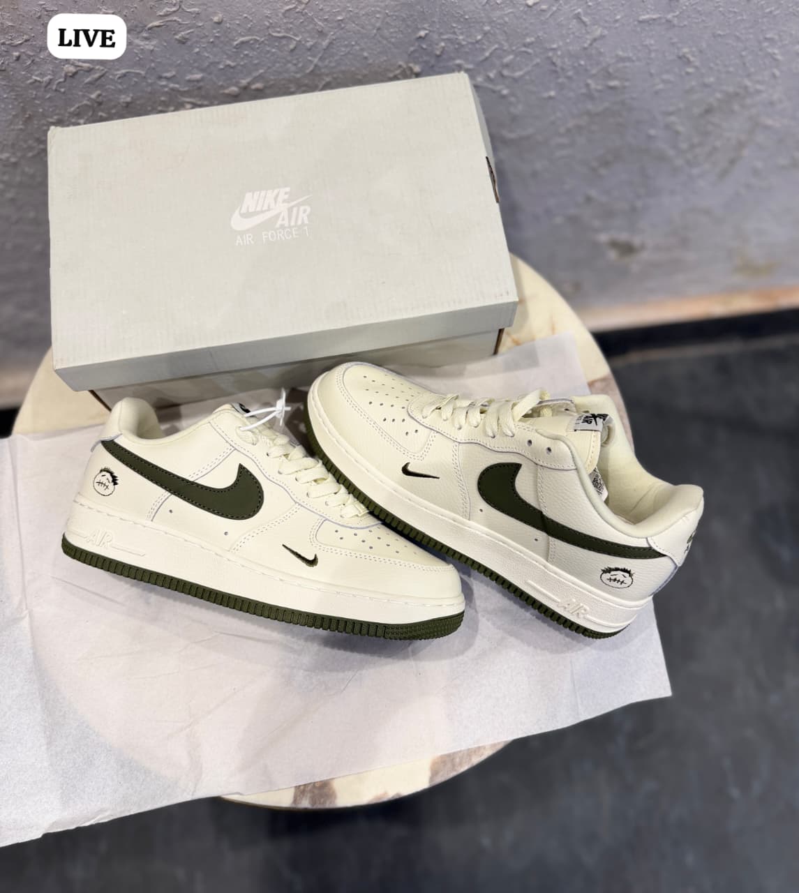 NIKE AIRFORCE ONE KAWS LTD EDTN