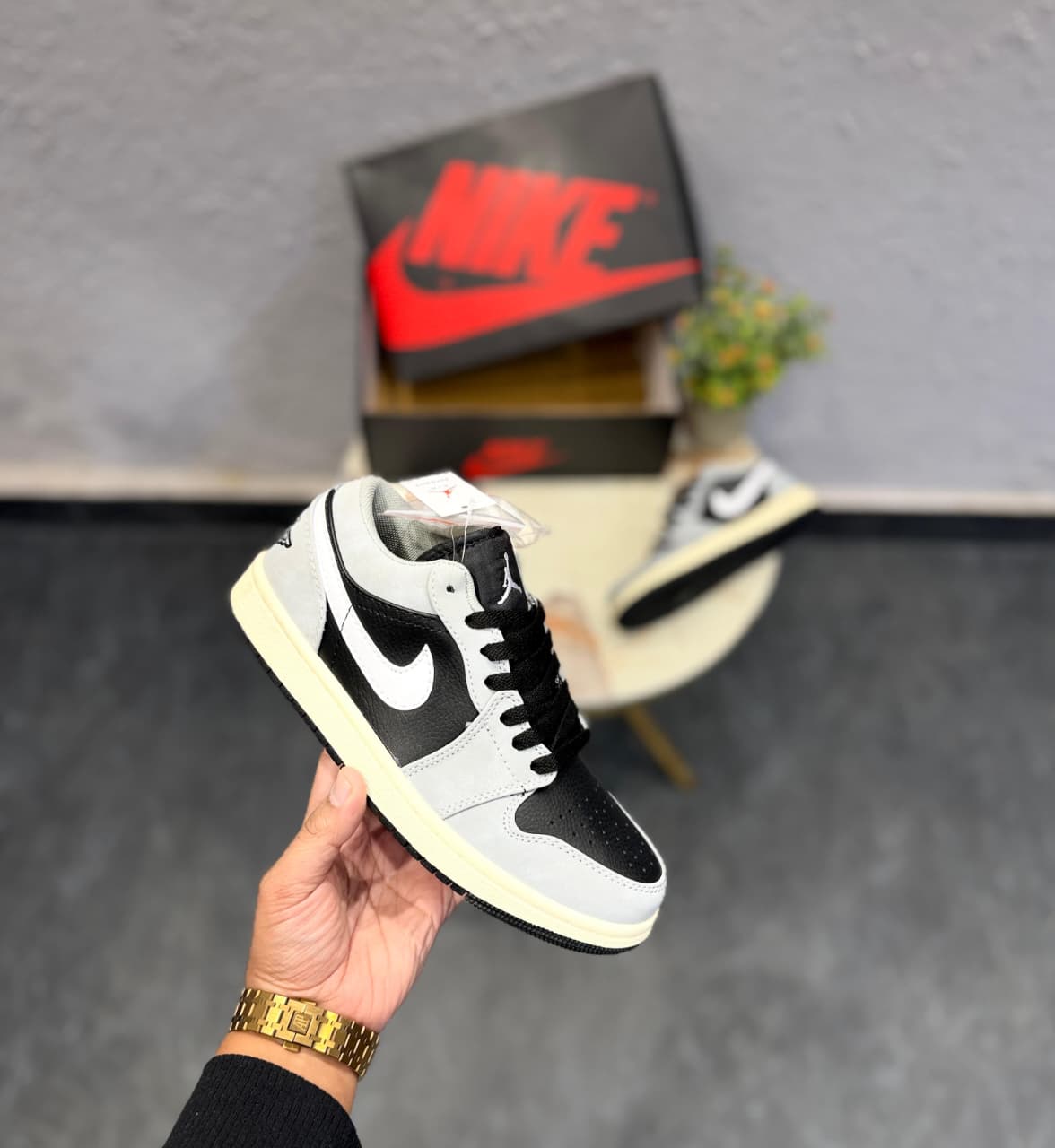 AIR JORDANS RETRO 1 REEVESE SHADOW