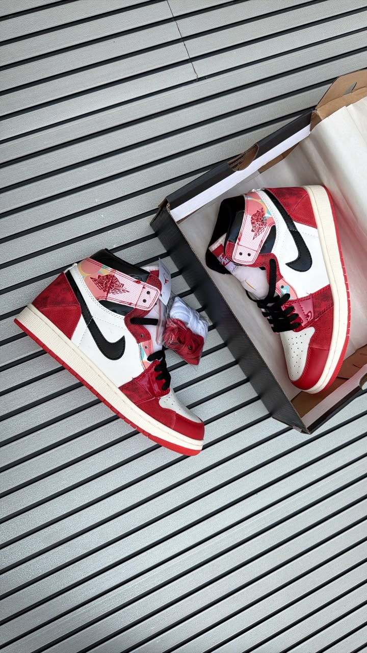 NIKE AIR JORDANS