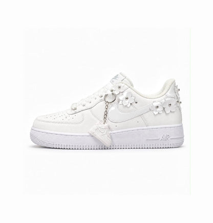 NIKE AIR FORCE 1 07 FLORETTE FLORAL SNEAKERS