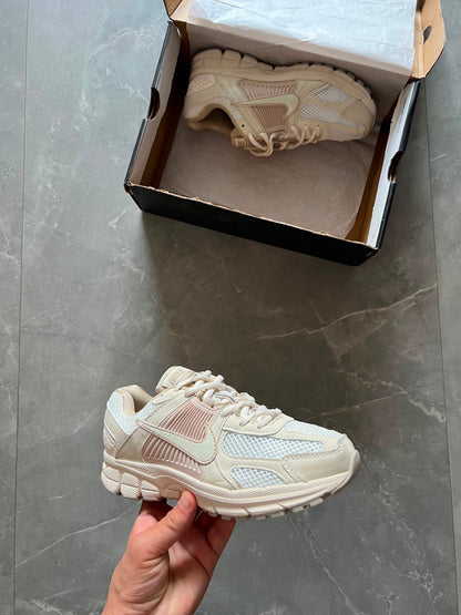 NIKE ZOOM VOMERO 5