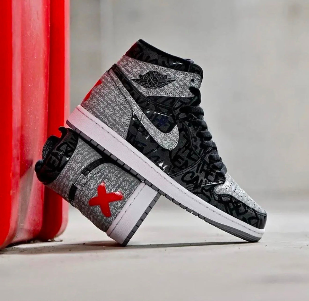 NIKE AIR JORDAN 1 HIGH OG REBELLIONAIRE